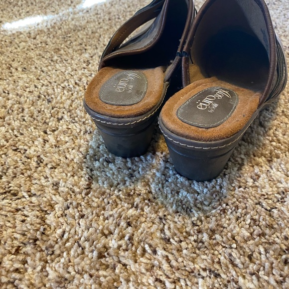 ❤️ Euro Soft Genuine Leather Clogs Slip on Mules in Brown - Picture 3 of 6